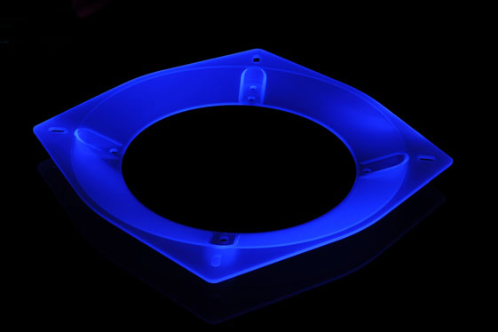 Bitspower vifteadapter, 200 til 140/120, UV blå